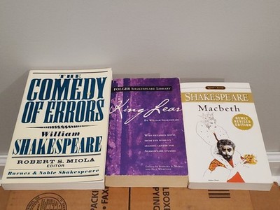 Shakespeare's Comedy Of Errors, King Lear, Macbeth (Paperback - Lot Of 3)