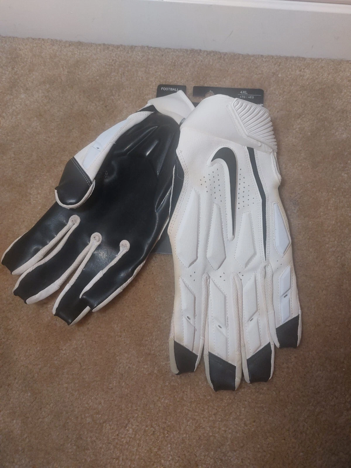 NIKE D-TACK 6.0 ADULT LINEMAN PADDED FOOTBALL GLOVES, CK2926-101 WHITE