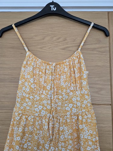 Primark Yellow Floral summer Playsuit Size 8, Perfect Condition - Picture 2 of 5