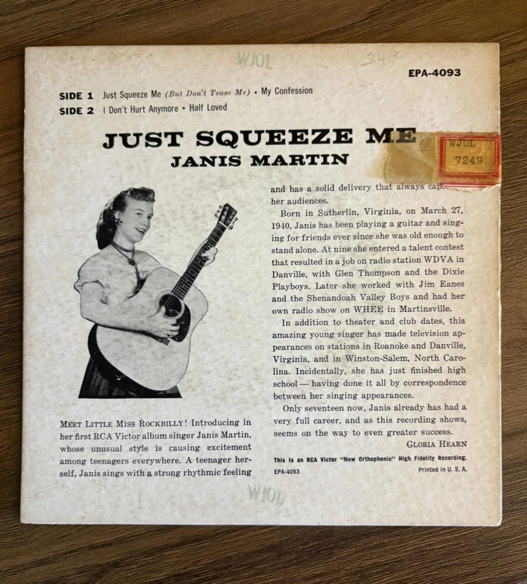 RARE 1957 ROCKABILLY 45 RPM EP JANIS MARTIN on RCA VICTOR  'JUST SQUEEZE ME'