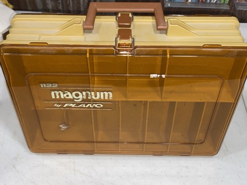 Plano Magnum TackleBox 1122 Maniglia da Viaggio Pieghevole Retro Plastica Organizzatore Clip Pesce - Foto 4 di 6
