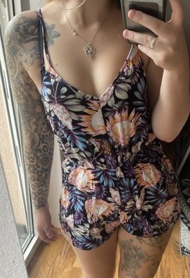 1 Bunter Damen kurzer Jumpsuit, Einteiler mit Blumen von H&M in Größe XS