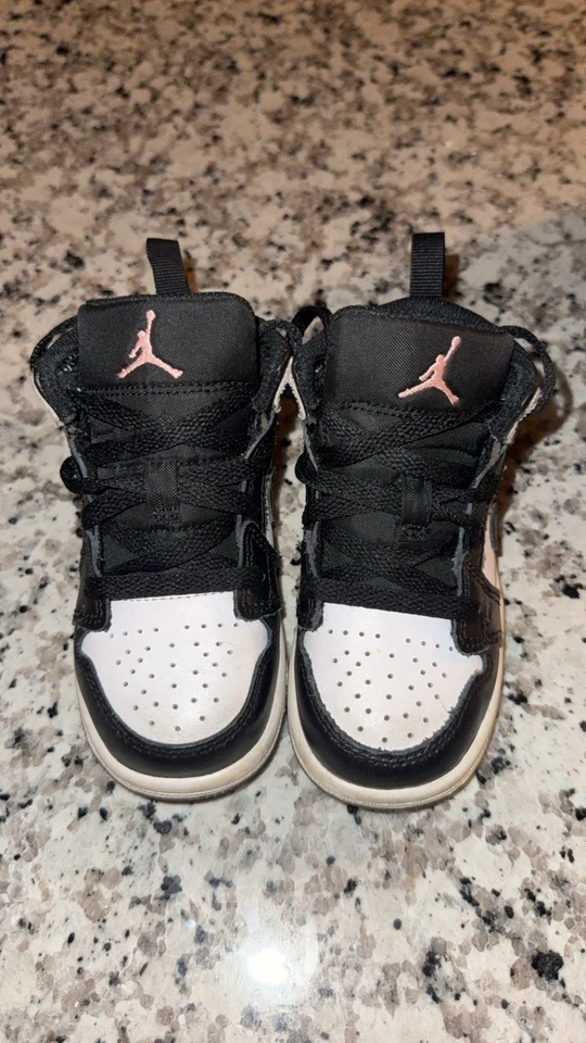 Toddler Girl Nikes Size 7C - Image 2 of 3