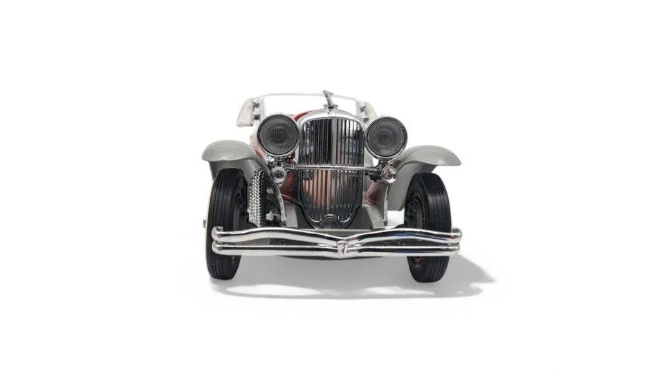Vntg 1935 Duesenberg SSJ Speedster V-8 Gray/Red 1/24 Diecast Car by Danbury Mint - Image 4 of 4
