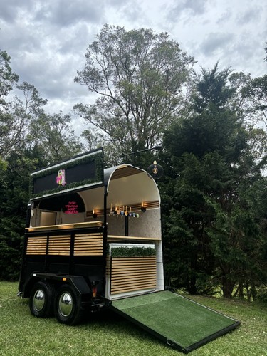 MOBILE BAR / TAP ROOM / FOOD TRUCK MOBILE TRAILER SMALL BUSINESS FOR SALE - Picture 14 of 17