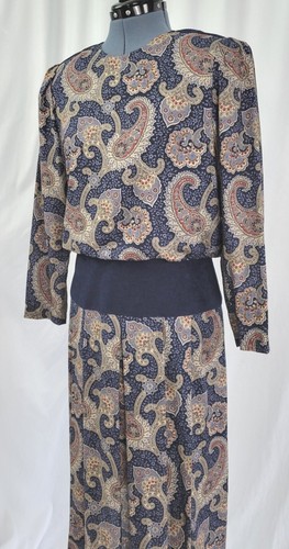 Vintage VLP Navy & Tan Paisley Blouson Dress w Navy Suede Band Size 8P - Picture 5 of 23