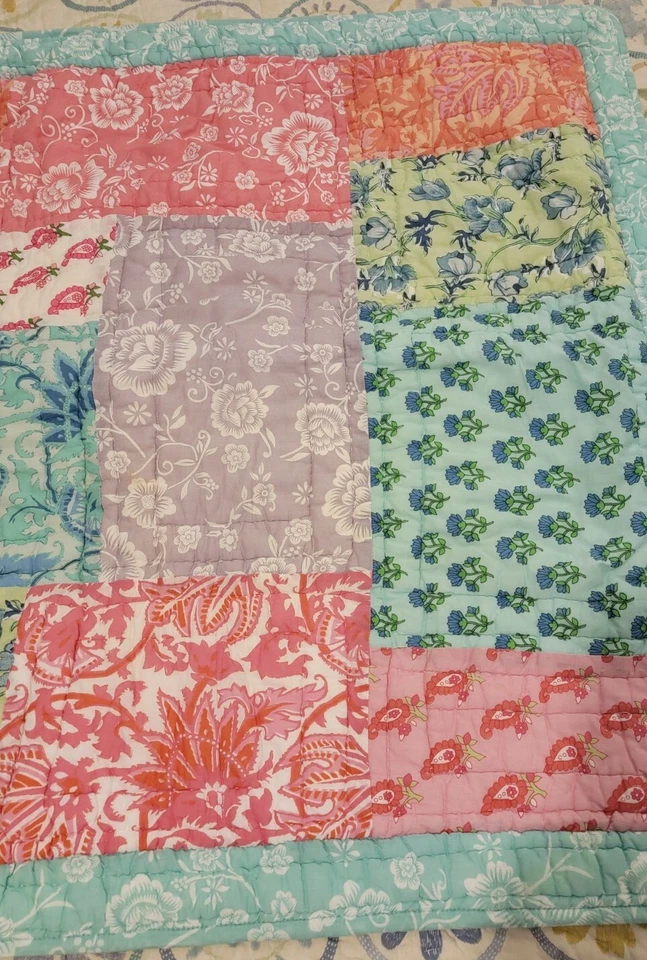 Par de fundas europeas acolchadas Pottery Barn Patchwork estampado en bloques  Foto 3 de 4