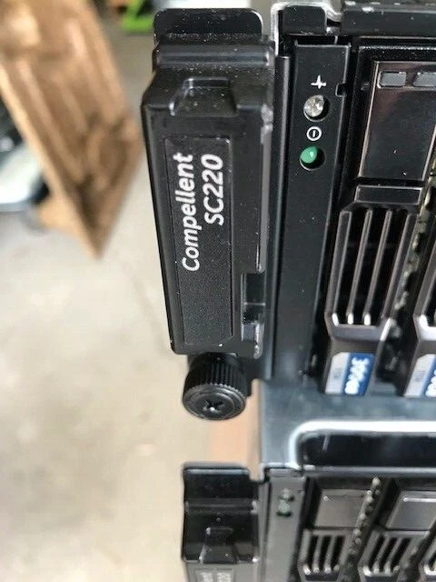 Dell Compellent SC200 STORAGE WITH 24 x 300GB HDD 2 x CONTROLLERS - image 2 of 4