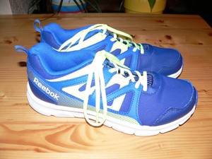 boys size 6 tennis shoes