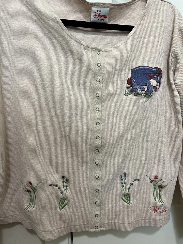 Cardigã suéter vintage Disney Store tamanho L bronzeado olho bordado botão SNAP - Imagem 2 de 4