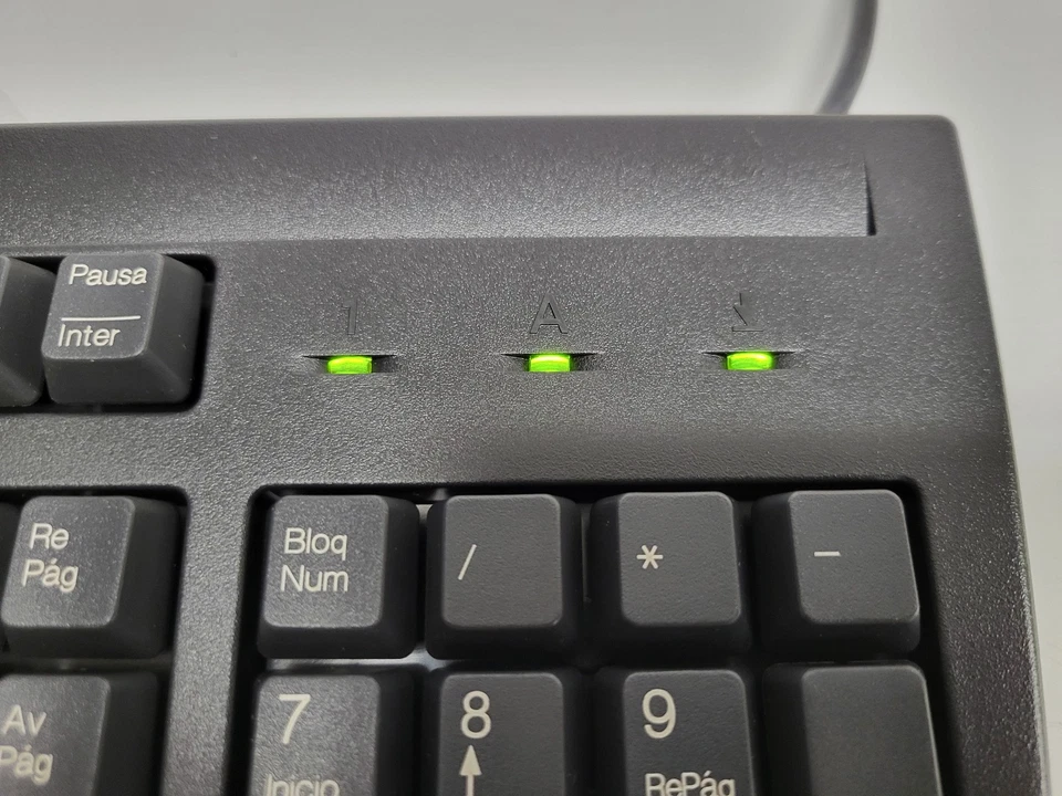 Compaq KB-9965 Keyboard PS/2, Spanish/Español Keys - Image 2 of 4