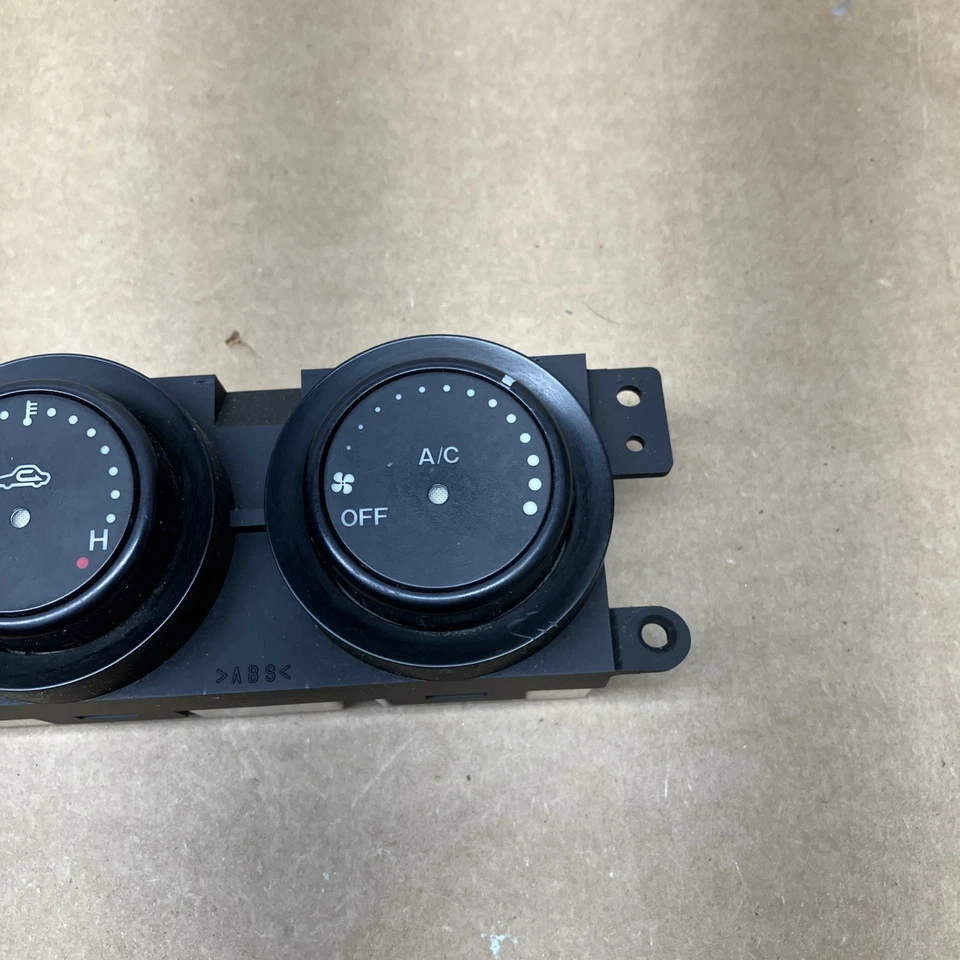 # 2006-2007-2008 MAZDA MX-5 MIATA control de temperatura sin aire acondicionado OEM NE5161190 Foto 3 de 4