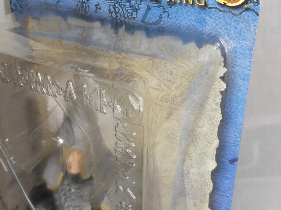 Minas Tirith Citadel Guard figure Vintage ToyBiz LOTR Return of the King 2004 - image 4 of 4