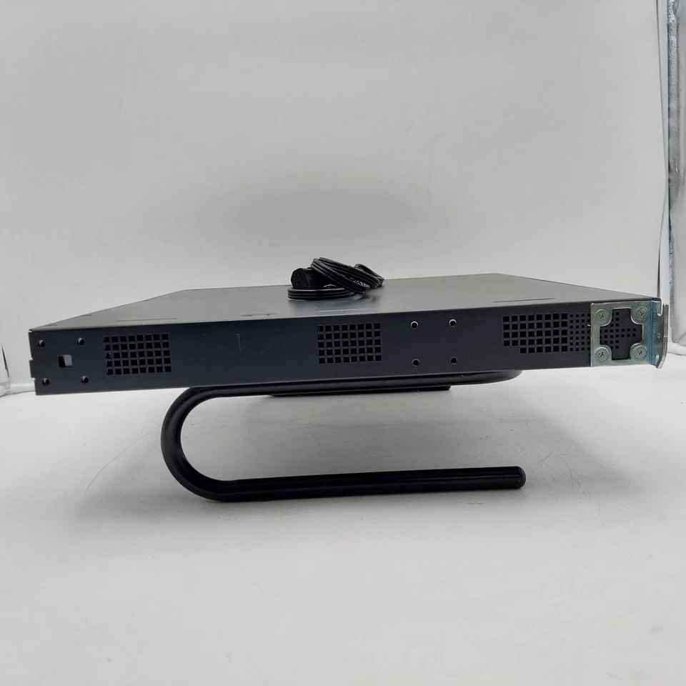 Cisco 2811 2-Port 10/100 Wired Router - Image 3 of 4
