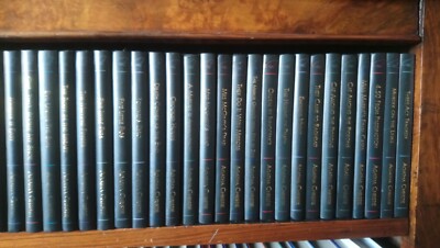THE AGATHA CHRISTIE COLLECTION. VOLUMES 31 TO 60, MAKE YOUR OWN CHOICE.