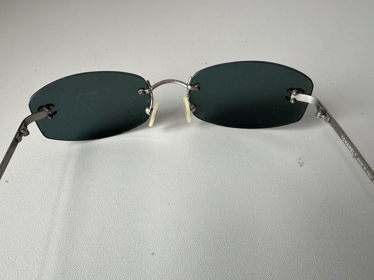 Vintage Chanel 4002 C 103/71 54-19 130 Rimless Italy Vintage Chanel 4002 C 103/71 54-19 130 Rimless Italy