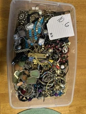 Lot 10+Lbs Gold & Silver Tone Costume Jewelry Wearable & Craft Repair Pieces 