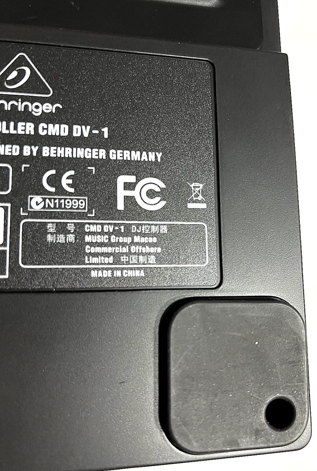 Behringer CMD DV-1 USB MIDI Controller - Image 3 of 4