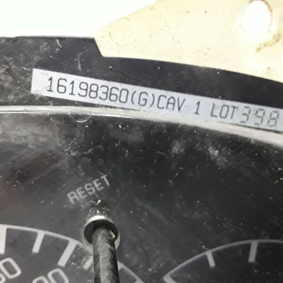 Pontiac Grand Prix 1996 velocímetro mph sin consola de piso 3,1 L 116.636 millas Foto 3 de 4