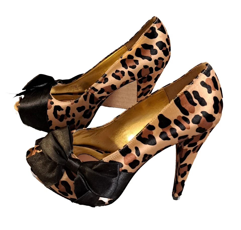 Paris Hilton Women's Size 6M Destiny Leopard Print Pumps Stilettos - Image 4 of 4