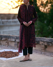 Pakistani Casual Lite Cotton Lawn 3PC Embroidered Shalwar kameez Black/Red NWT