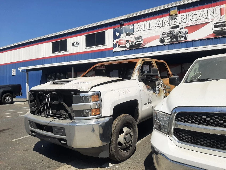 2017-2019 GMC SIERRA 3500 拾音器前托架轴 3.73 比例 OPT GT4 84709304 — 第 3/4 张图片