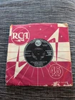 ELVIS PRESLEY - Vinyl 45rpm 7” - GOT A LOT O’ LIVIN’ TO DO