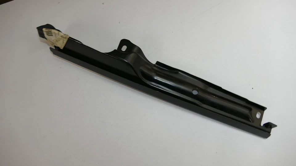 Mini Connection Angle for Rear Left Electric Window 51377111019 - Image 2 of 4