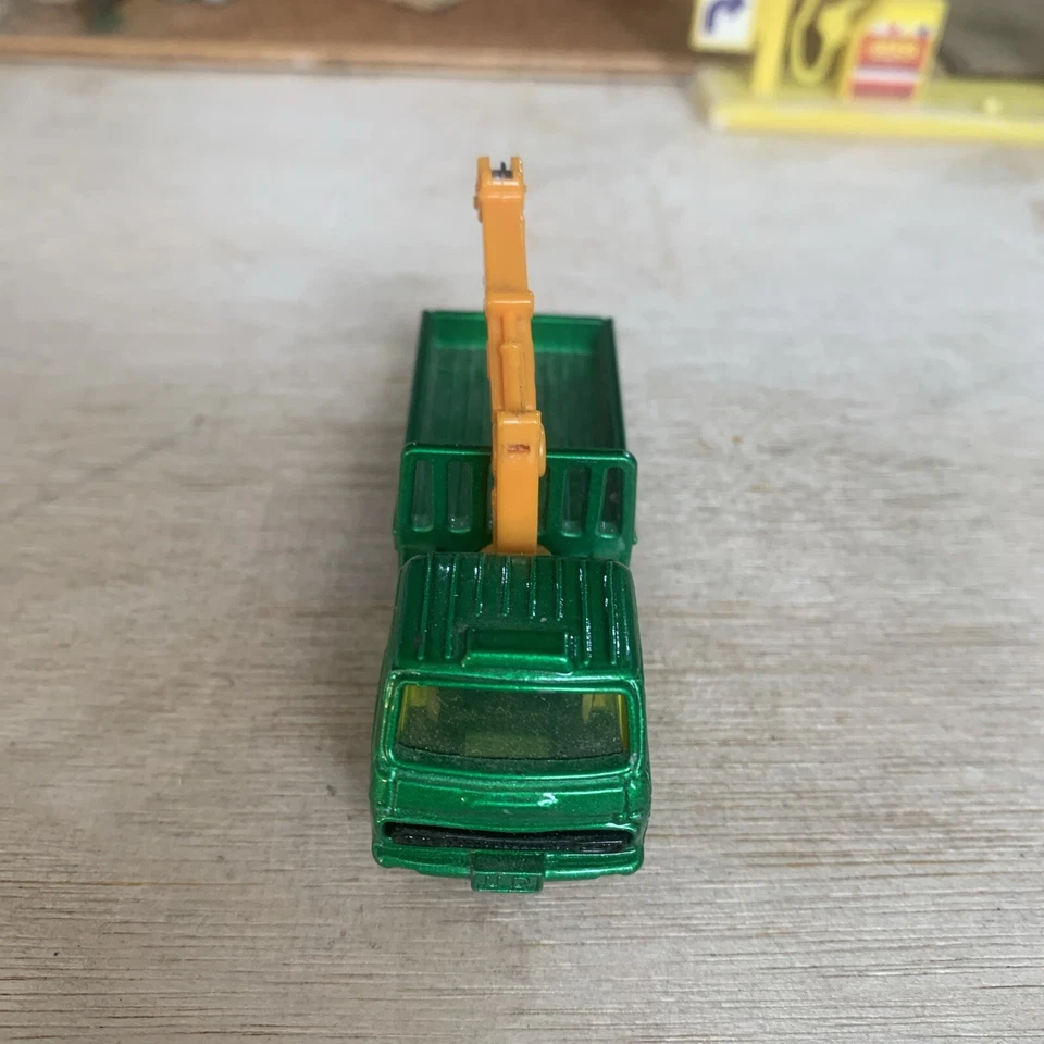 TOMICA 80 - UD CONDOR CRANE CARGO TRUCK [GREEN] Near Mint Rare Piece - Image 4 of 4