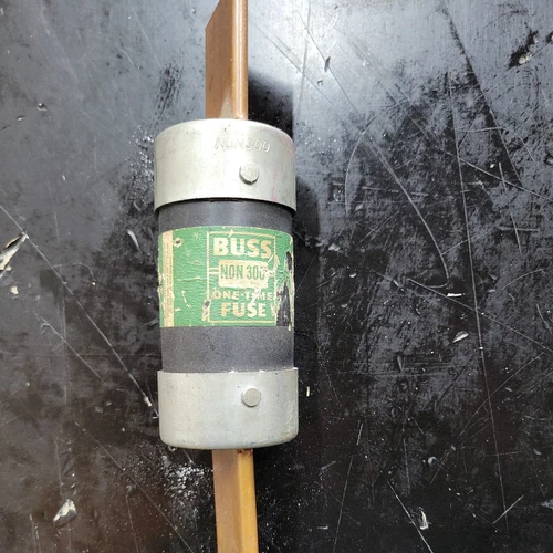 1- BUSSMANN BUSS NON 300 ONE TIME FUSE, 300 AMP 250V OLD TYPE ~ USED
