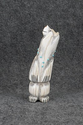 Bear Zuni Fetish Carving - Claudia Peina