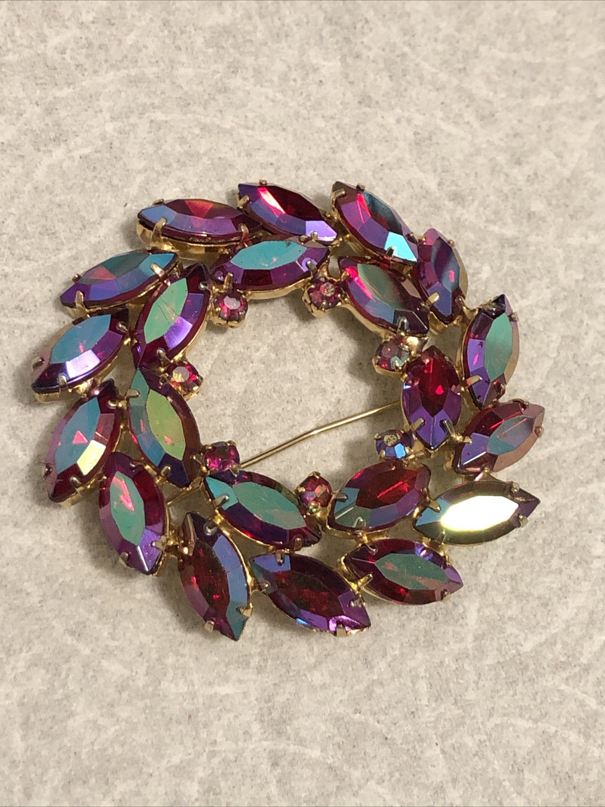 Vintage Unsigned Ruby Red Rhinestone Round Pin Ci… - image 3