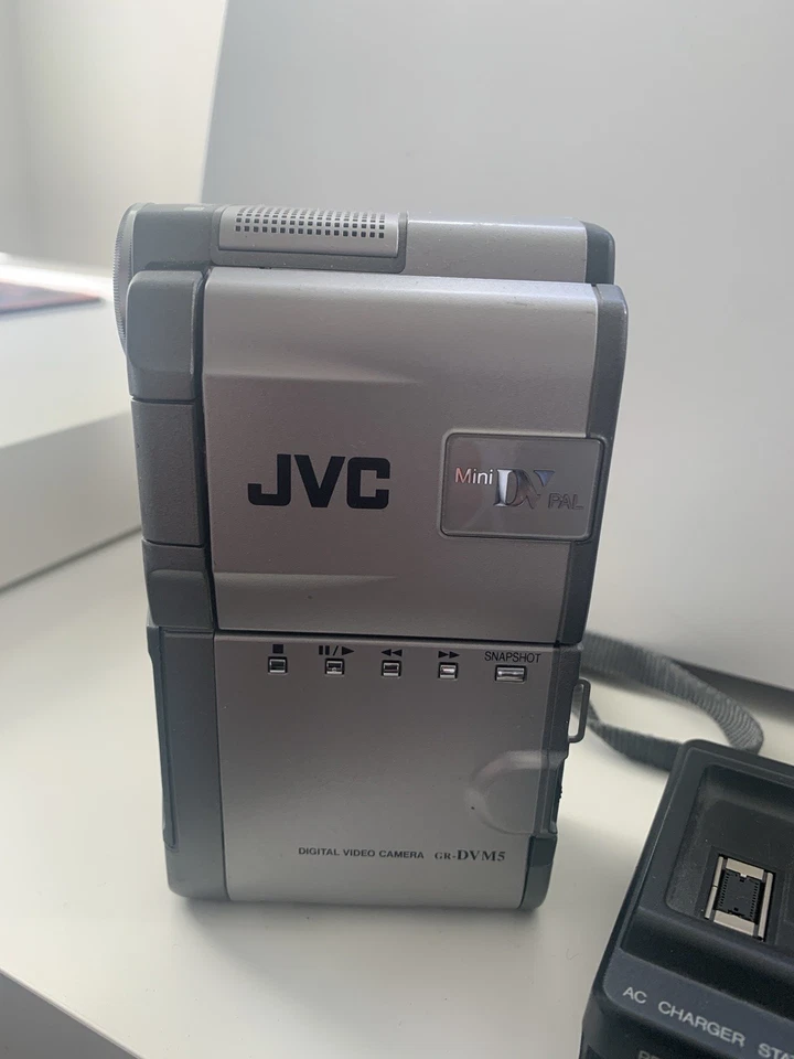 JVC Digital Camcorder GR-DVM5 MiniDV Videokamera - Bild 3 von 4