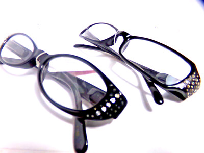 2 Lady READING GLASSES  power +1.50 Fashion crystal decor Frames  clear UV lense