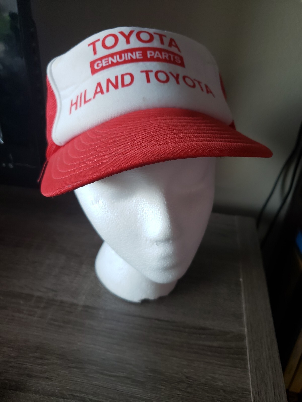Toyota Genuine Parts Hiland Cap Gem