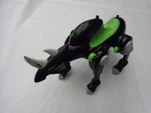 ben 10 vehicle toys
