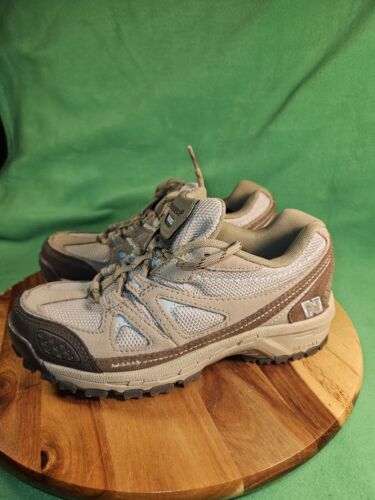 New Balance Hiking Sneakers Lace Up Flats WW606BR Brown Suede Womens 6 B NEW - Picture 2 of 8