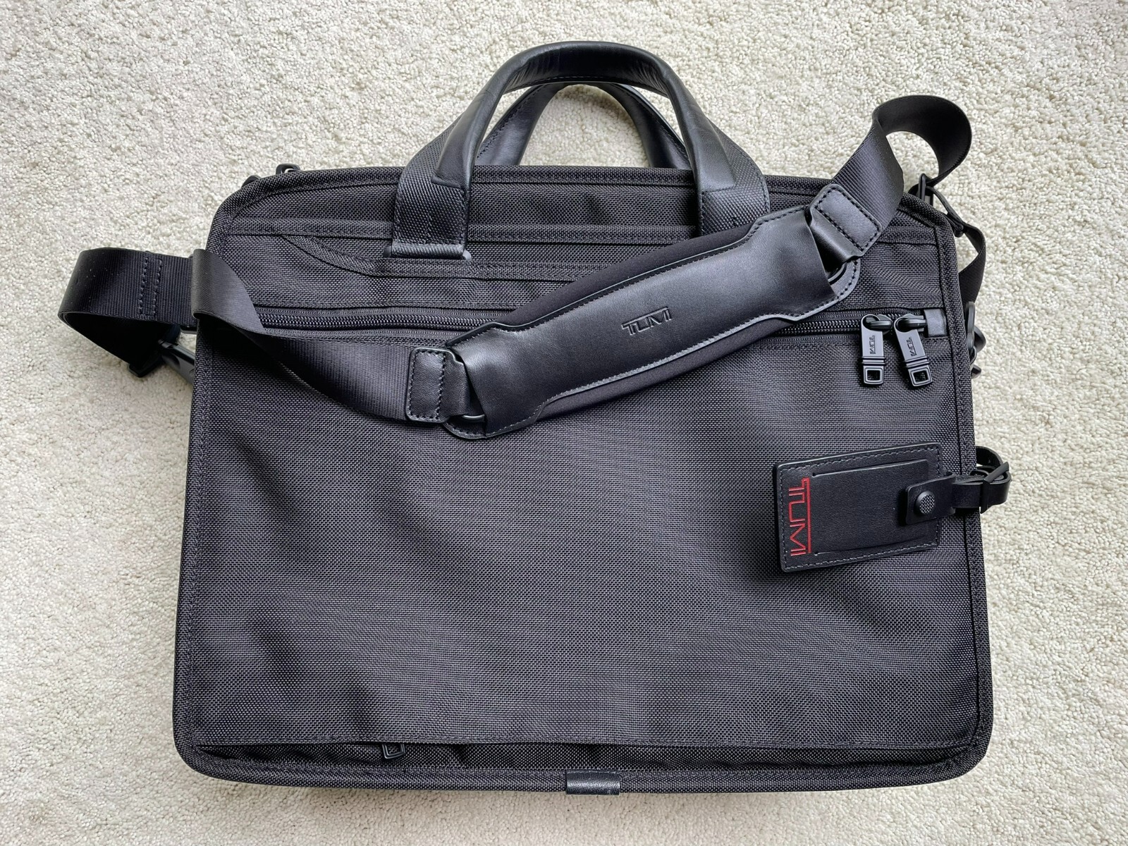 TUMI ALPHA 2 EXPANDABLE ORGANIZER LAPTOP BRIEF SKU 23426132D2 "NWOT