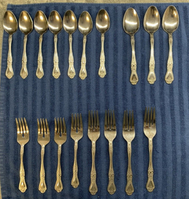 18 PIECE  Rogers Co FLATWARE