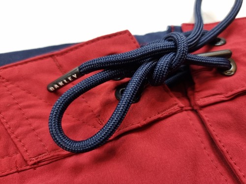 Oakley Board Shorts Size 36 Surf Swim Red & Blue Performance Fit - Picture 2 of 7