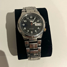 Orologio Seiko 5 35mm Uomo Automatico Quadrante Nero Giorno/Data Bracciale Acciaio 7S26-0480