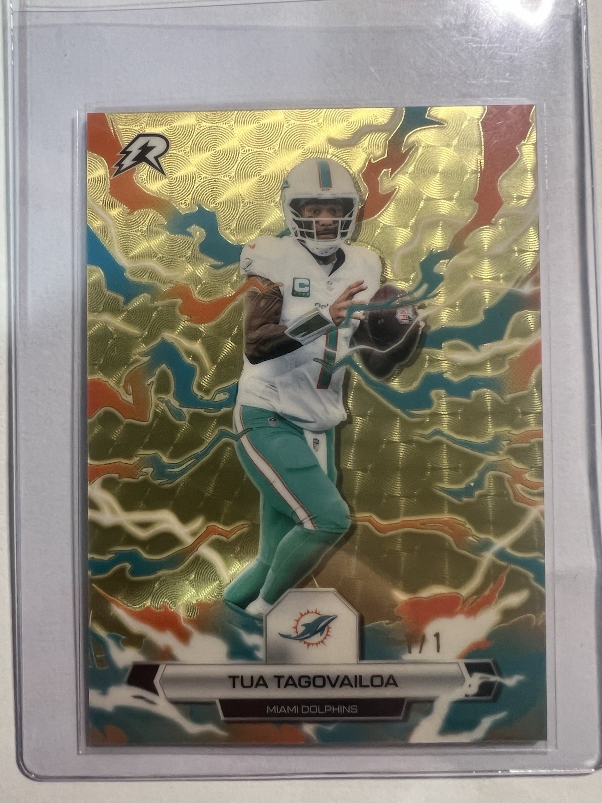 2025-26 Topps Resurgence NFL Football Tua Tagovailoa Dolphins SUPERFRACTOR 1/1 view 6