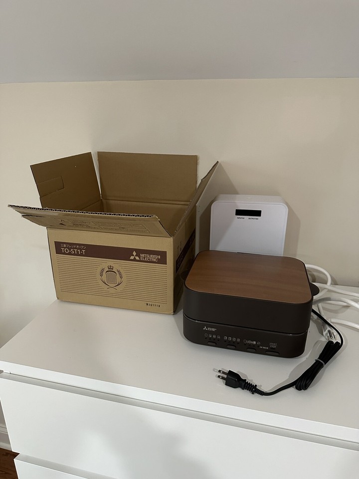 Mitsubishi TOST1T Electric Bread Oven Retro Brown Toaster 930W