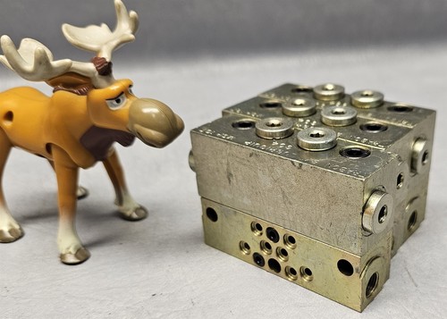 Lubriquip MSP-10T Divider Valves Lot of 3 - Picture 3 of 4