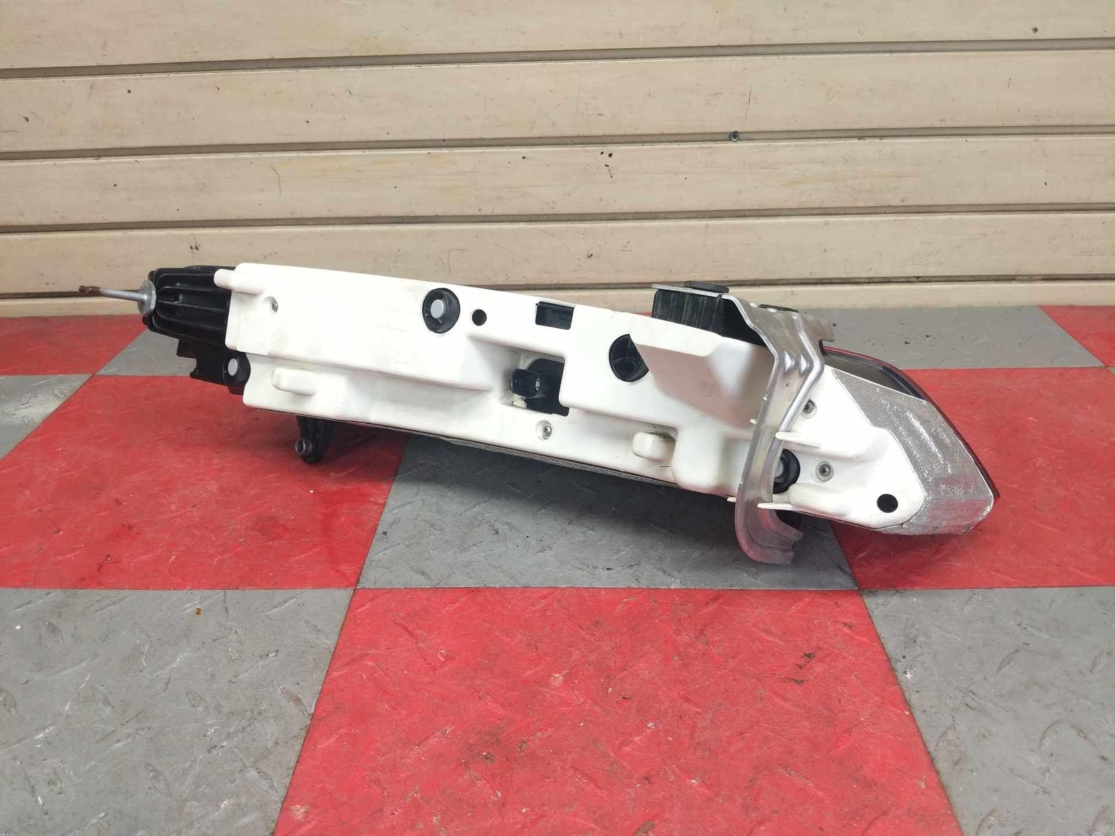 2017 Audi R8 Plus OEM RH Tail Ligh Assembly 4S0945096A ** NEEDS LEENS**