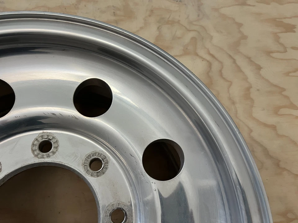 Llanta Ford F250 F350 Super Duty Excursion 1999-2005 16x7" OEM 3338 pulida Foto 3 de 4