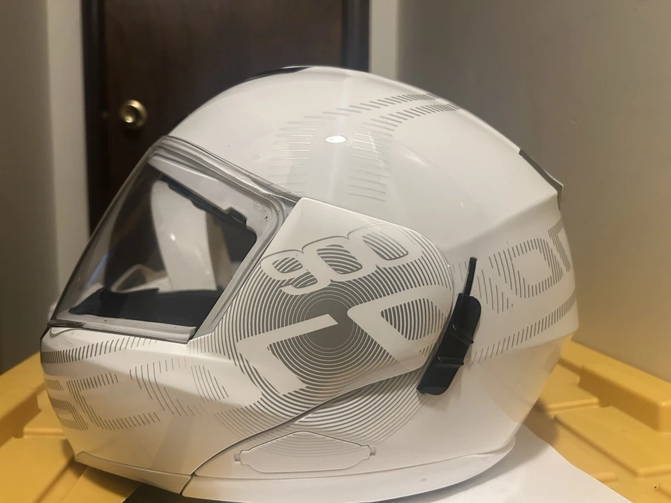  Scorpion, casco de motocicleta usado  Foto 3 de 4