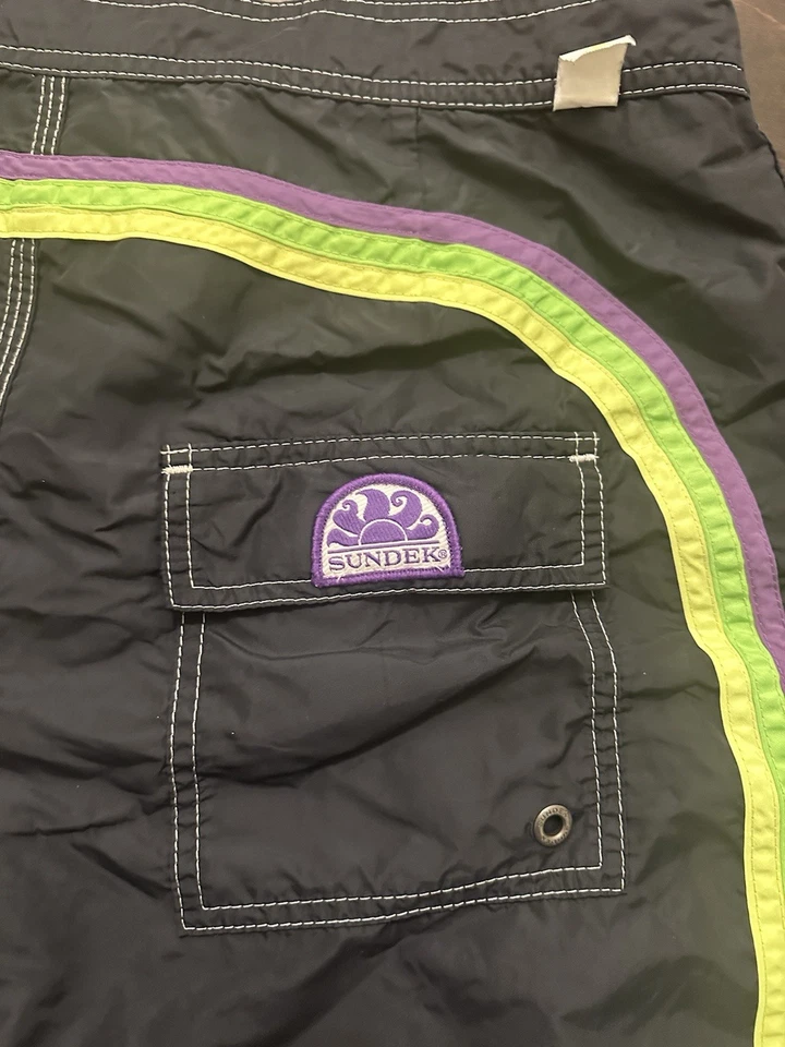 Pantalones Cortos Vintage Para Hombre Sundek 6” Nailon Negro/Púrpura/Verde/Amarillo - Talla 32 Foto 2 de 4