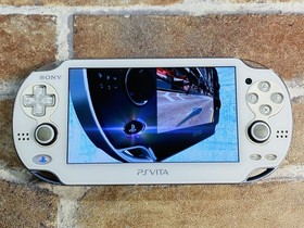 SONY PS Vita PCH 1000 ZA02 Crystal White Japan Tested Charger 8GB Memory Ex DDP