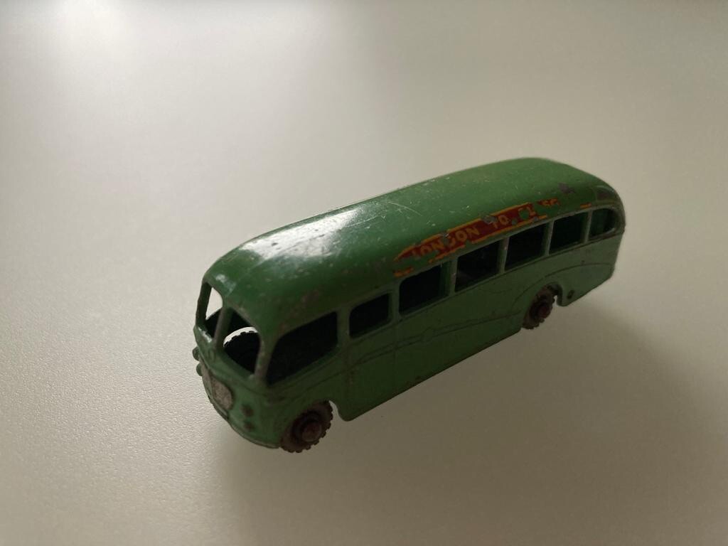 Matchbox 21b, Bedford Coach - Free Price Guide & Review